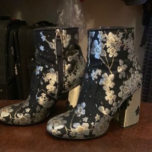 Nine West classy ankle boots
